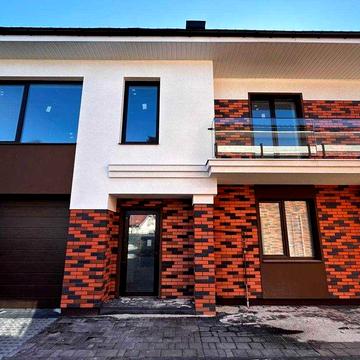 Будинок у мальовничому передмісті готовий до ремонту від забудовника!