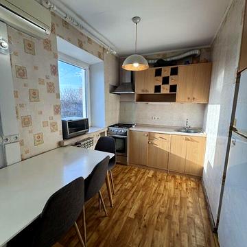 Продаж 3к Квартира Вартових Неба (Тобольська) вулиця