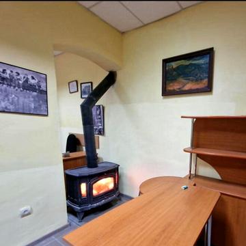 Корятовича пл., 5