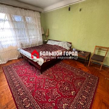 Бочарова вул., 8-Б