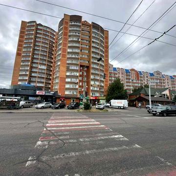 3-кімнатна з косметичним ремонтом!Світла,тепла та готова до заселення!