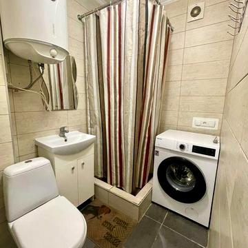 Продам 2-кімнатну квартиру в центрі Чернігова. Історичний Вал.