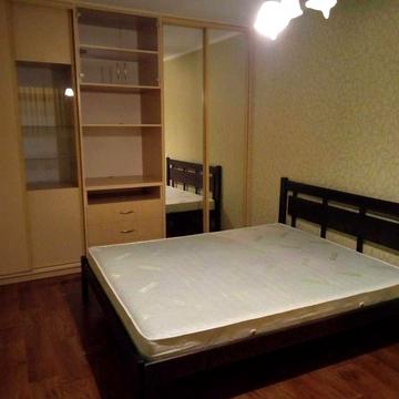 Пропонується двокімнатна квартира на Оболоні (вул. Прирічна, 5).