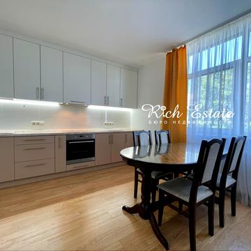 Європейського Союзу просп. (Правди), 43