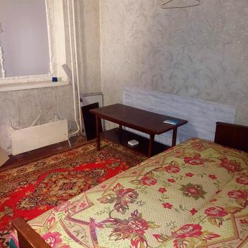 Поліська вул., 18