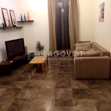 Костельна вул., 3