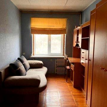 Продається 2-х кімнатна квартира, поруч метро Наукова