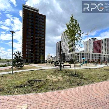 Продаж 1к квартири в ЖК Варшавський 3 Низький поверх Вид у двір ЖК Варшавський 3