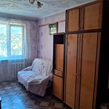 Космонавтів вул., 62