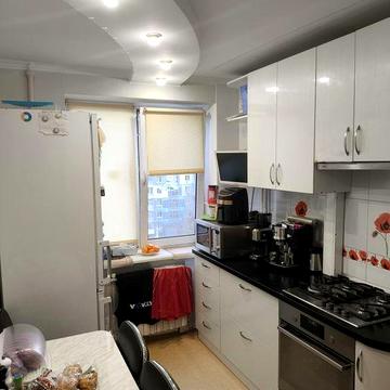 Квартира 2-кімнатна, світла та затишна