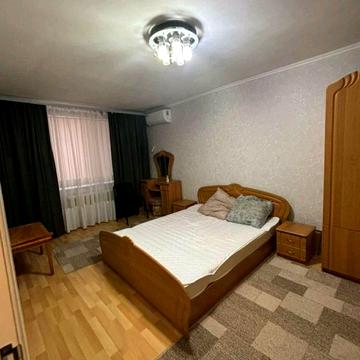 Академіка Заболотного вул., 67 к1