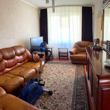 Метро Мінська 7 хвилин пішки. Івасюка 39 Б