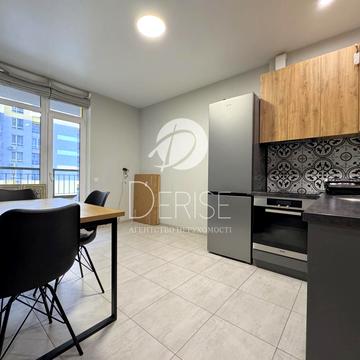 Кадетський Гай вул., 12