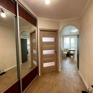 Довженка вул., 20