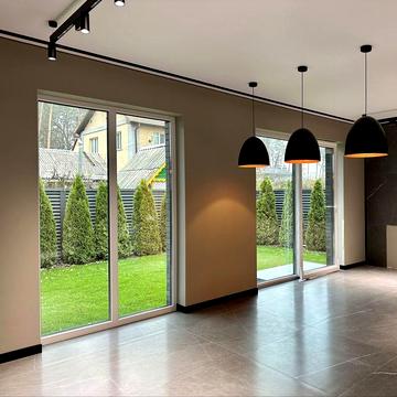 Шикарний будинок з ремонтом в лісовій Бучі.