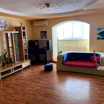 Продається затишна 3-к квартира Любарського Сонячний