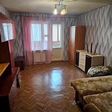 Архітектора Вербицького вул., 8