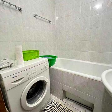 Здається 2к квартира на вулиці Озерна (5хв метро Героїв Дніпра)