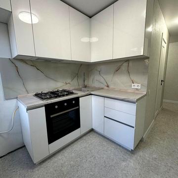 Варненська вул., 2/2