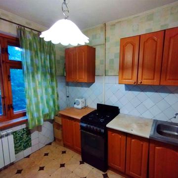 Продам 3х ком квартиру с большой кухней!