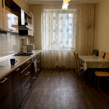 Добровольців вул. (Маршала Говорова), 10/6