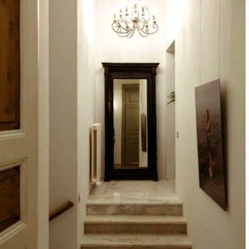 Уникальная возможность снять большую квартиру с двориком супер центр!!