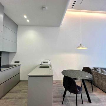 Ґарета Джонса вул. (Сімї Хохлових), 8