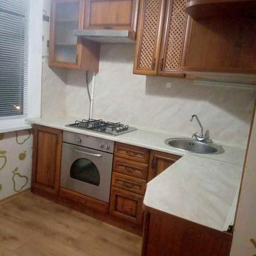 Метро Оболонь Героїв Полку Азов, газ, чиста