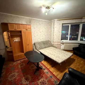 Прилужна вул., 4/15