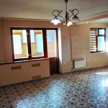 ЕКСКЛЮЗИВ! 4-кімнатна (обєднані 2 + 1 квартири) 2 повноціних санвузли