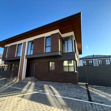 Полтавська вул.