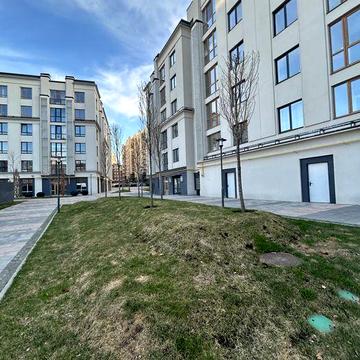 Двокімнатна квартира з чистовим наповнення в зданому будинку