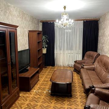 Євгена Чикаленка вул., 44/1