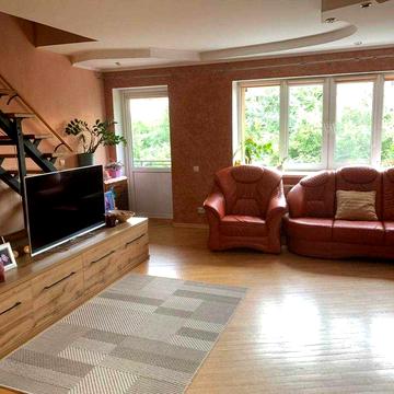 Напівособняк в ЦЕНТРІ міста з РЕМОНТОМ!