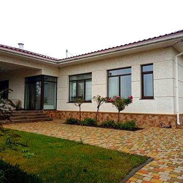 продам прекрасный дом в Троицком с выходом в реку