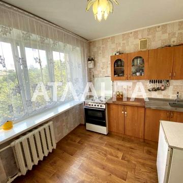 Велика двох кімнатна квартира 56 м.кв в самому центрі Броварів.