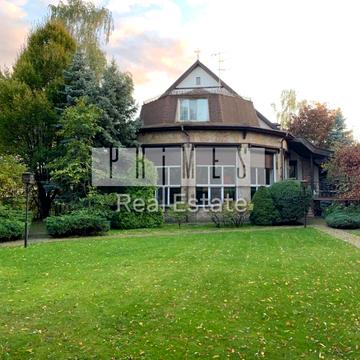 Центральна вул.