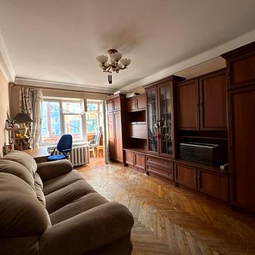 Проспект Леся Курбаса, 2/13