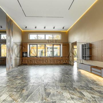 Підлісна, 11