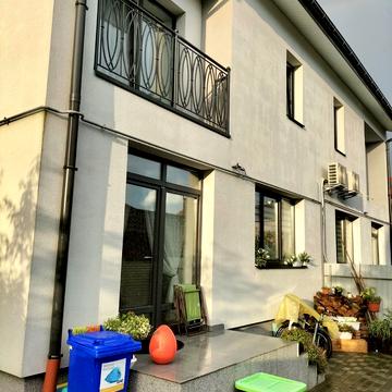 Степана Бандери, 1