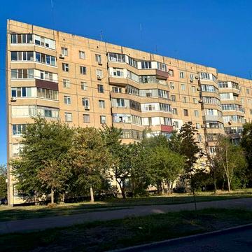 Здам в довгострокову оренду 1 к квартиру на Зарічному