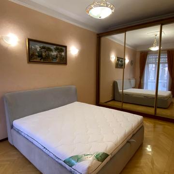 Золотоворітська вул., 2