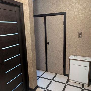 Братиславська вул., 12