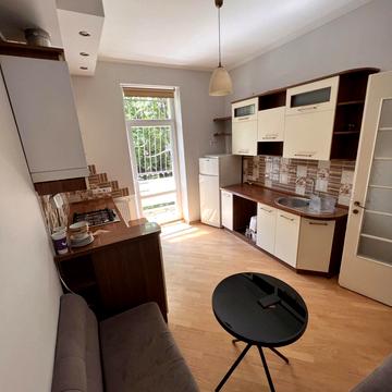 Дмитра Вітовського вул. (), 21