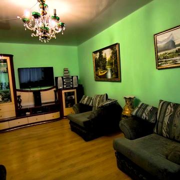 Продам велику 3-кімнатну квартиру в зручному районі!