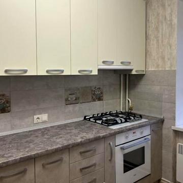 Івана Миколайчука вул., 18