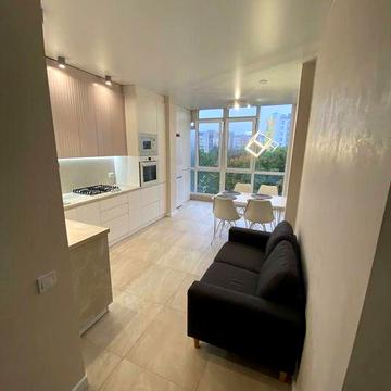 Оренда стильної 1 км квартири в затишному районі міста