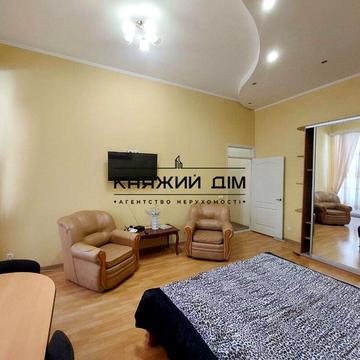 Мала Житомирська вул., 5