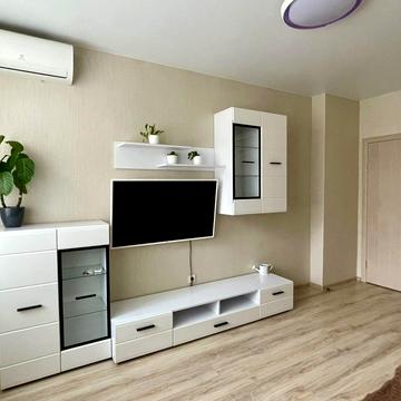 Михайла Грушевського вул., 30г