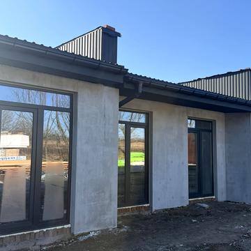 Весняна вул.